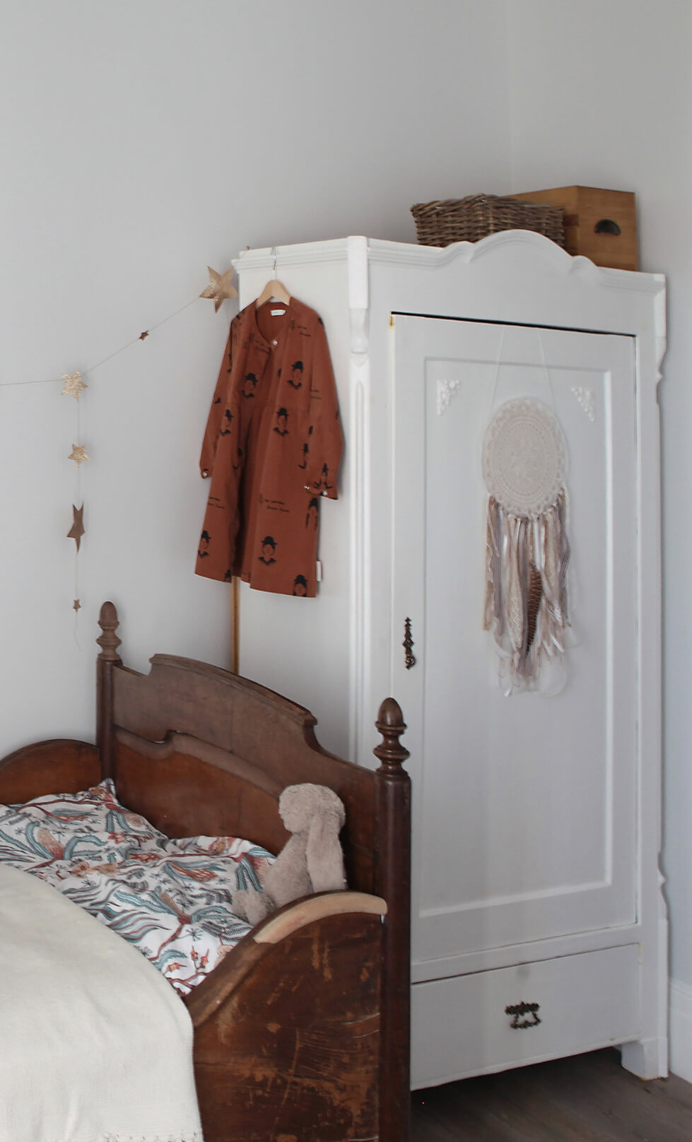 Vintage Kleiderschrank Kinderzimmer