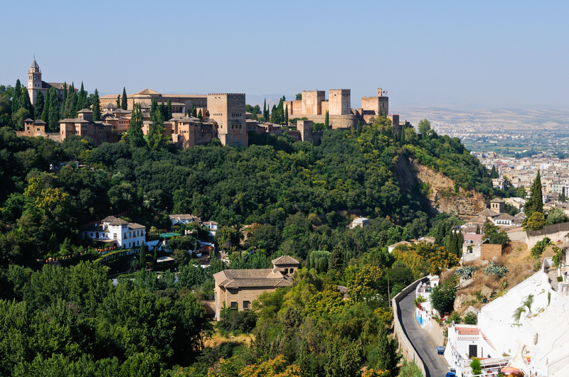 Unbedingt sehenswert: Die Alhambra (Foto: Pixabay)