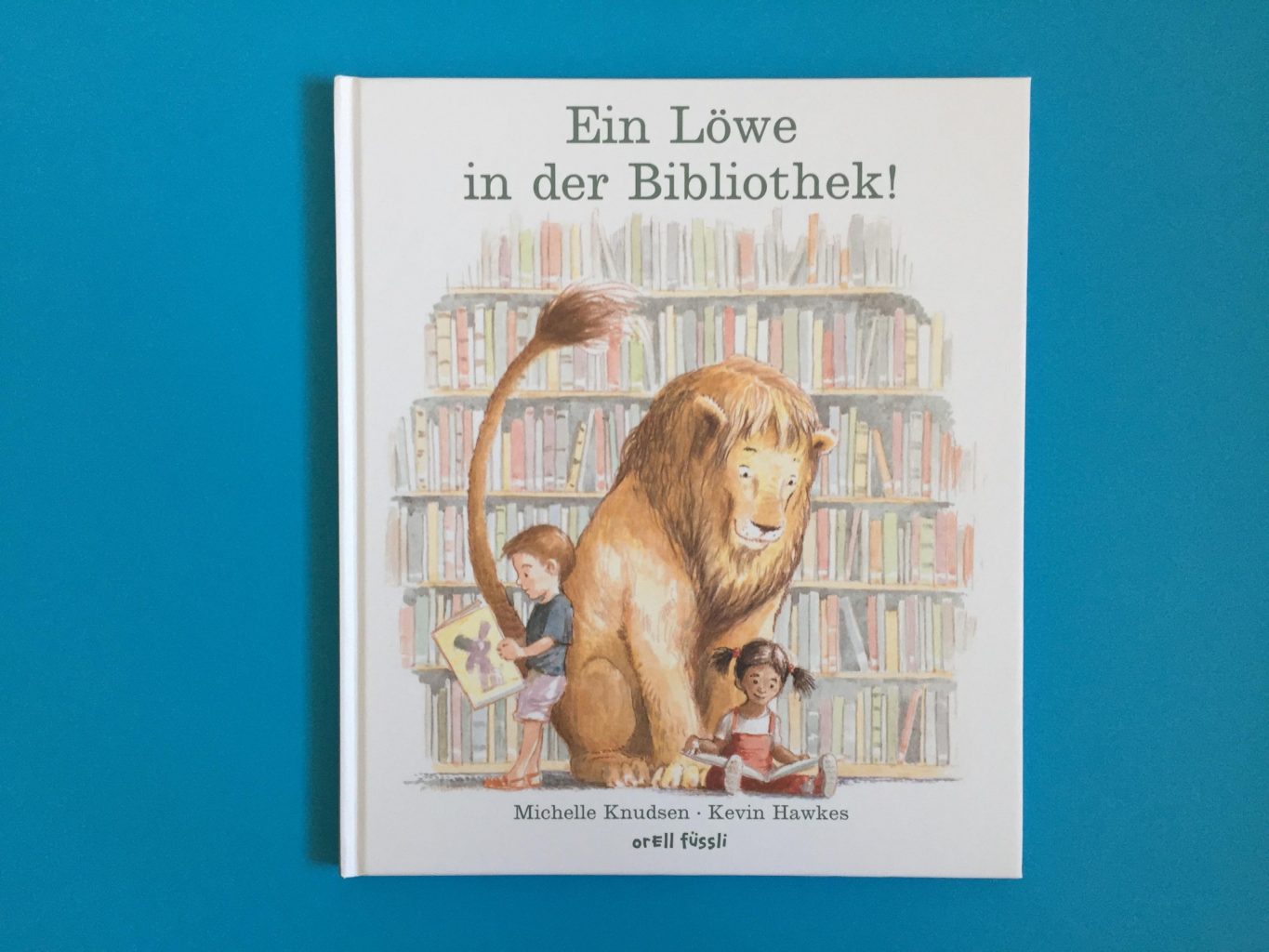 Bilderbuch Ein Löwe in der Bibliothek